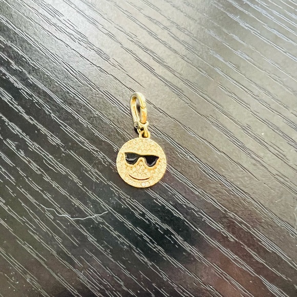 Juicy Couture Emoji Charm - Picture 1 of 2
